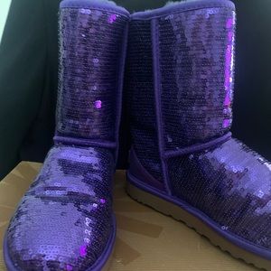 Ugg classic short in purple sequin
